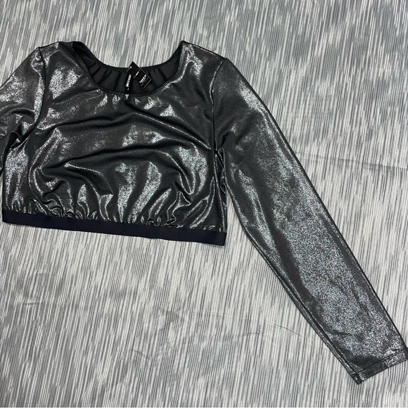 Torrid NWT! Bralette Black Metallic Top Gun Long Sleeve Stretch Crop Top Size 2 - Picture 5 of 12